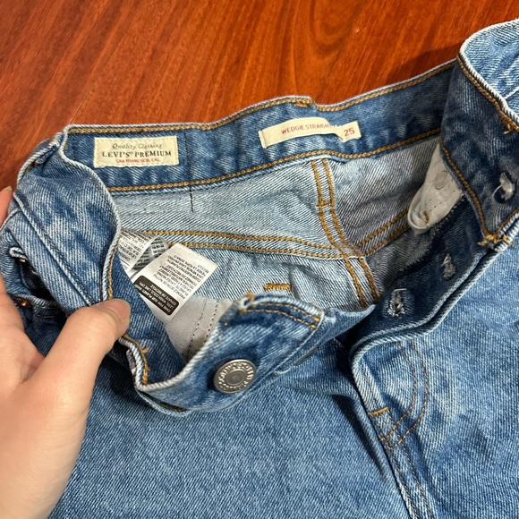 Levi’s wedgie straight washed button up jeans 25 - Picture 4 of 7